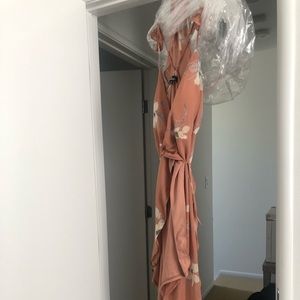 Lulu’s Floral Print High-Low Wrap Dress Medium